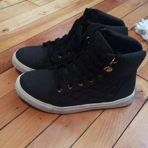 Shoedazzle black high top sneakers